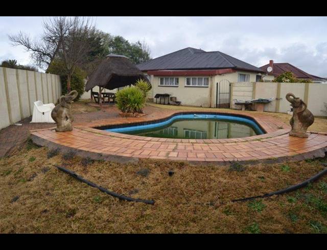 3 BEDROOM HOUSE FOR SALE IN GEDULD EXT 1